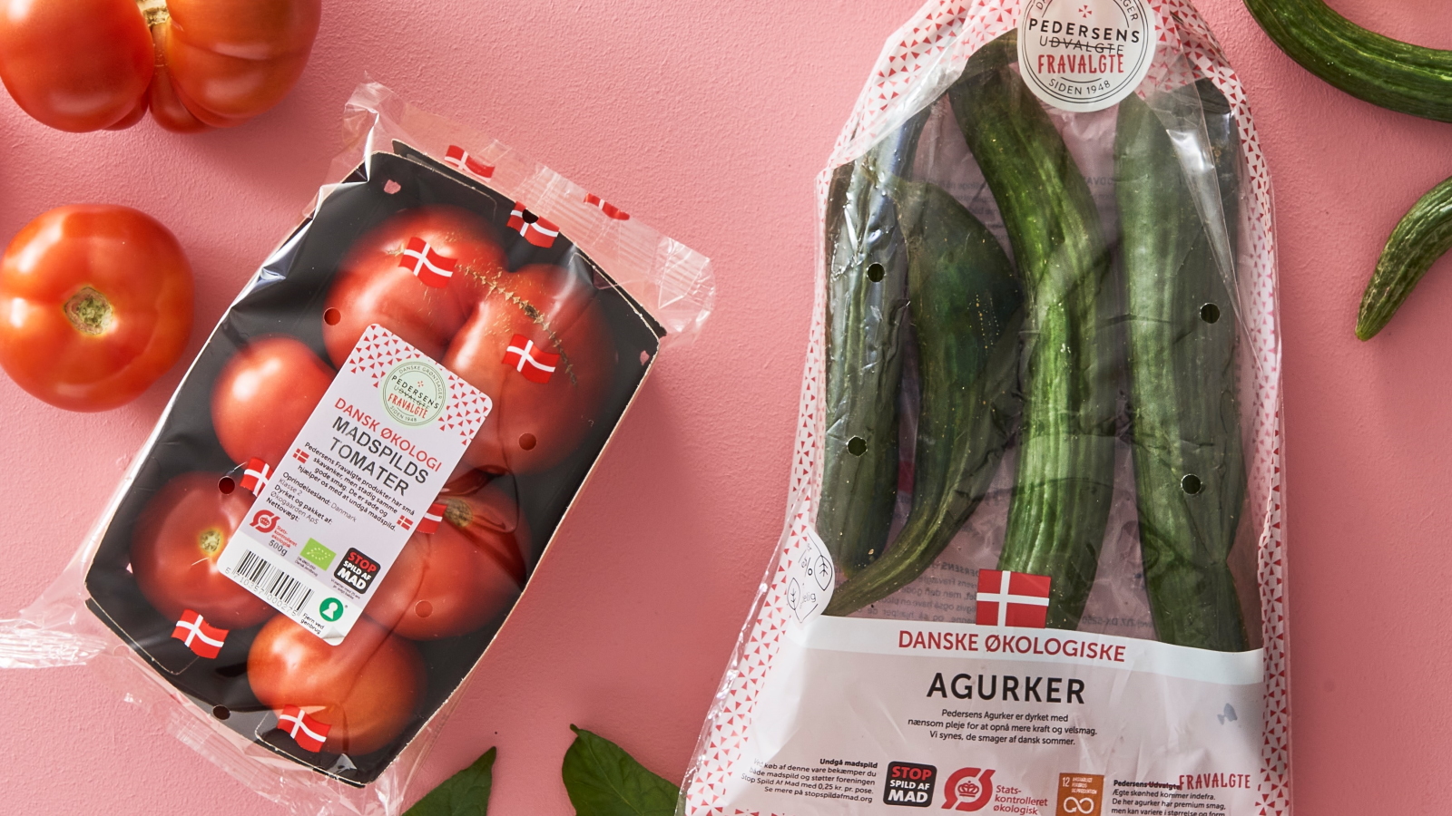 Pakker med skæve agurker og tomater fra Pedersens Fravalgte