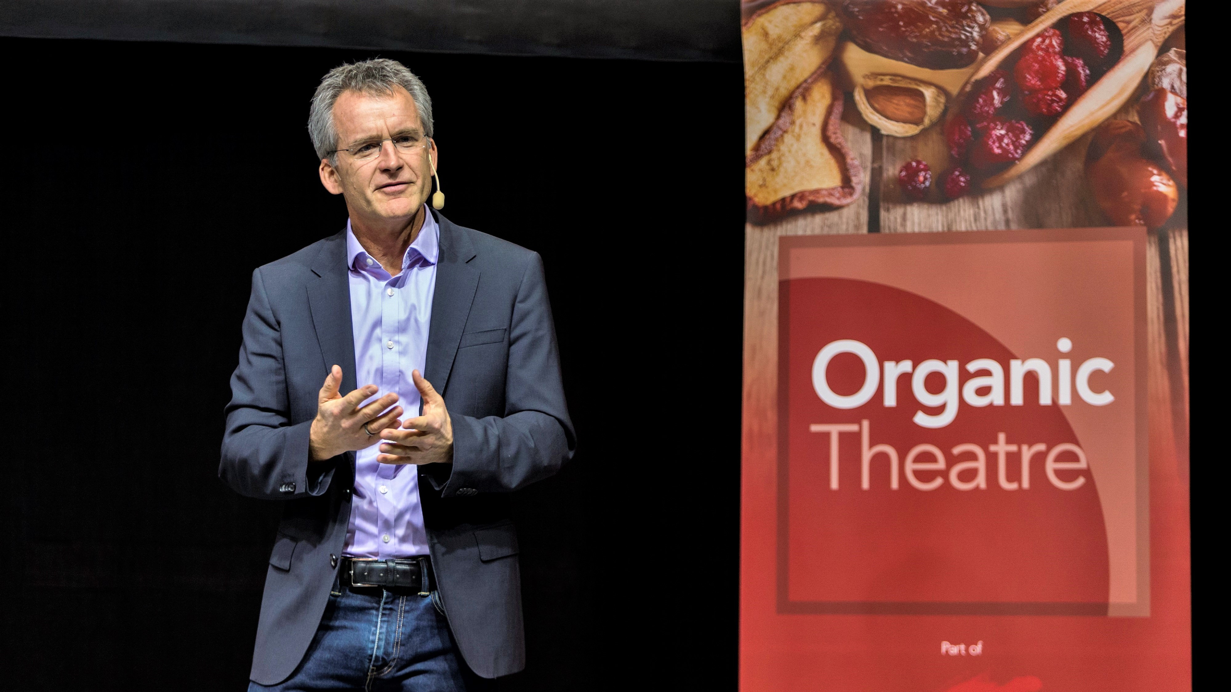 Paul Holmbeck, politisk direktør i ØL, ses her på talerstolen ved Nordic Organic Food Fair i 2017