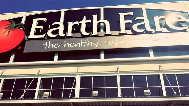 Et billede af facaden på supermarkedet Earth Fare