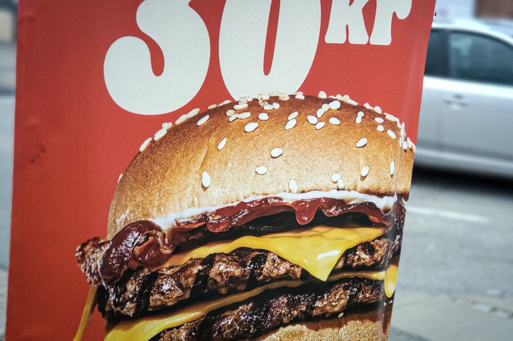 Reklame for en burger til 30 kr